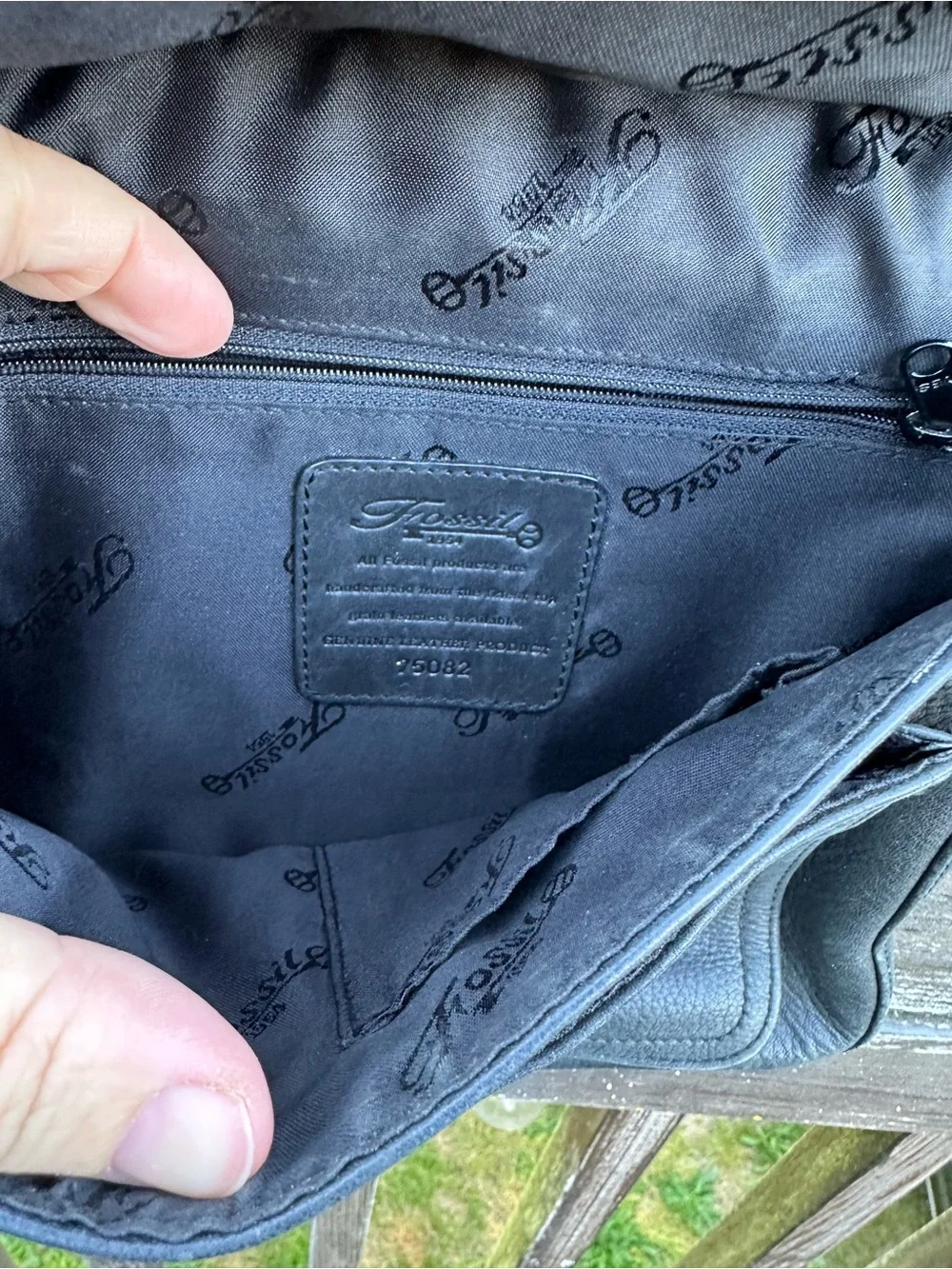 Black Leather Crossbody Bag - Fossil brand